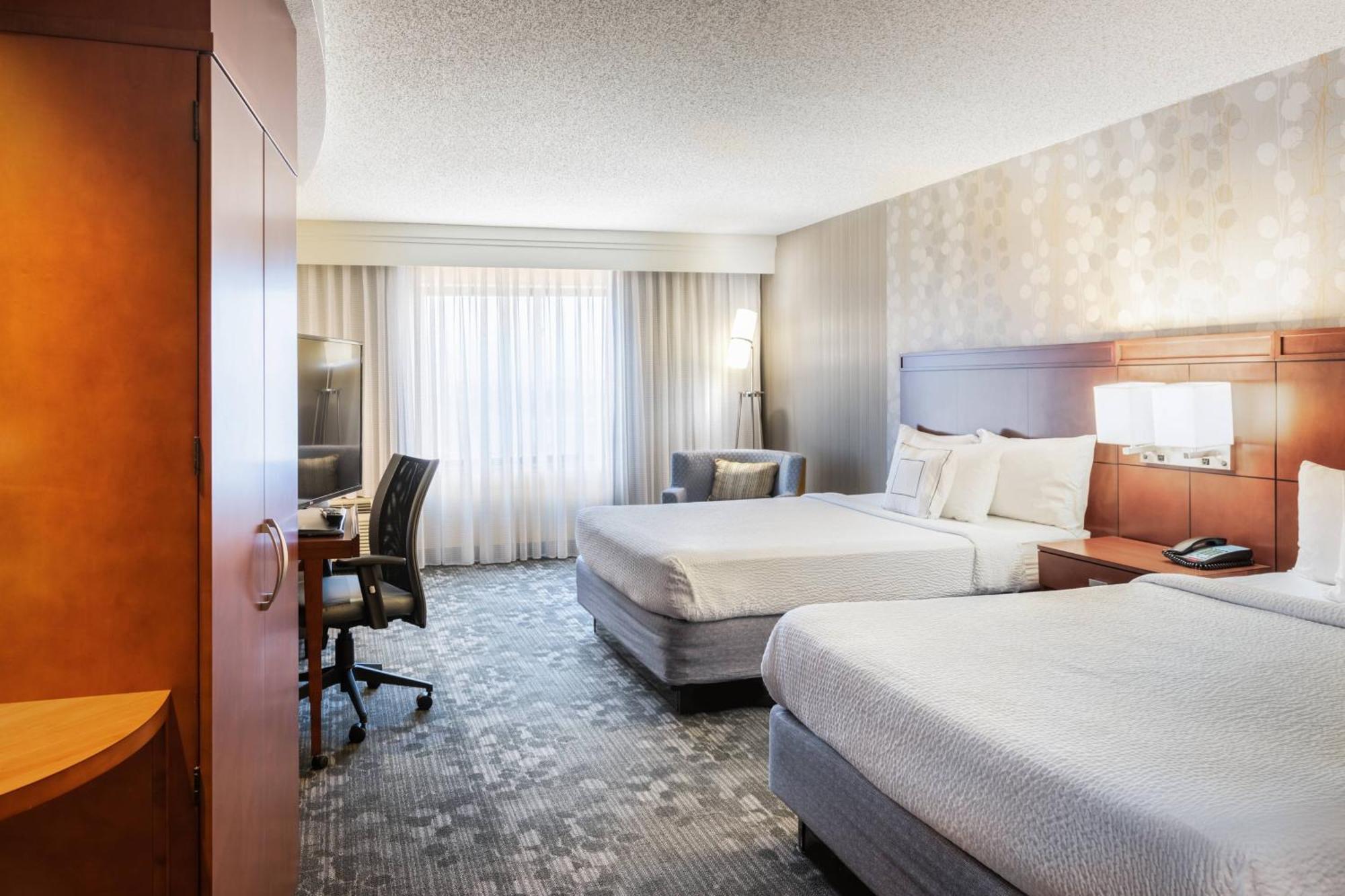 Courtyard By Marriott Denton Hotel Kültér fotó